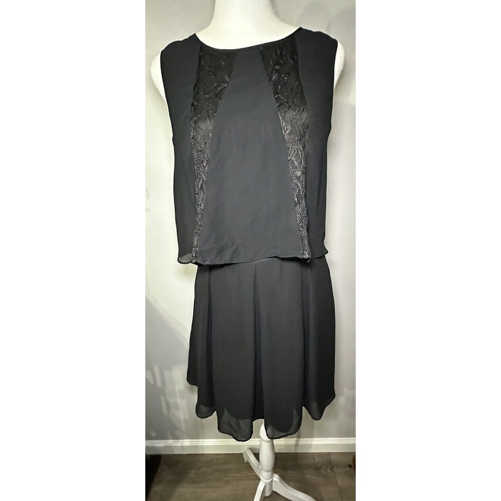 BCBGENERATION Woman's Black Cocktail Dress Mini Black‎ Sleeveless Lace Size 8